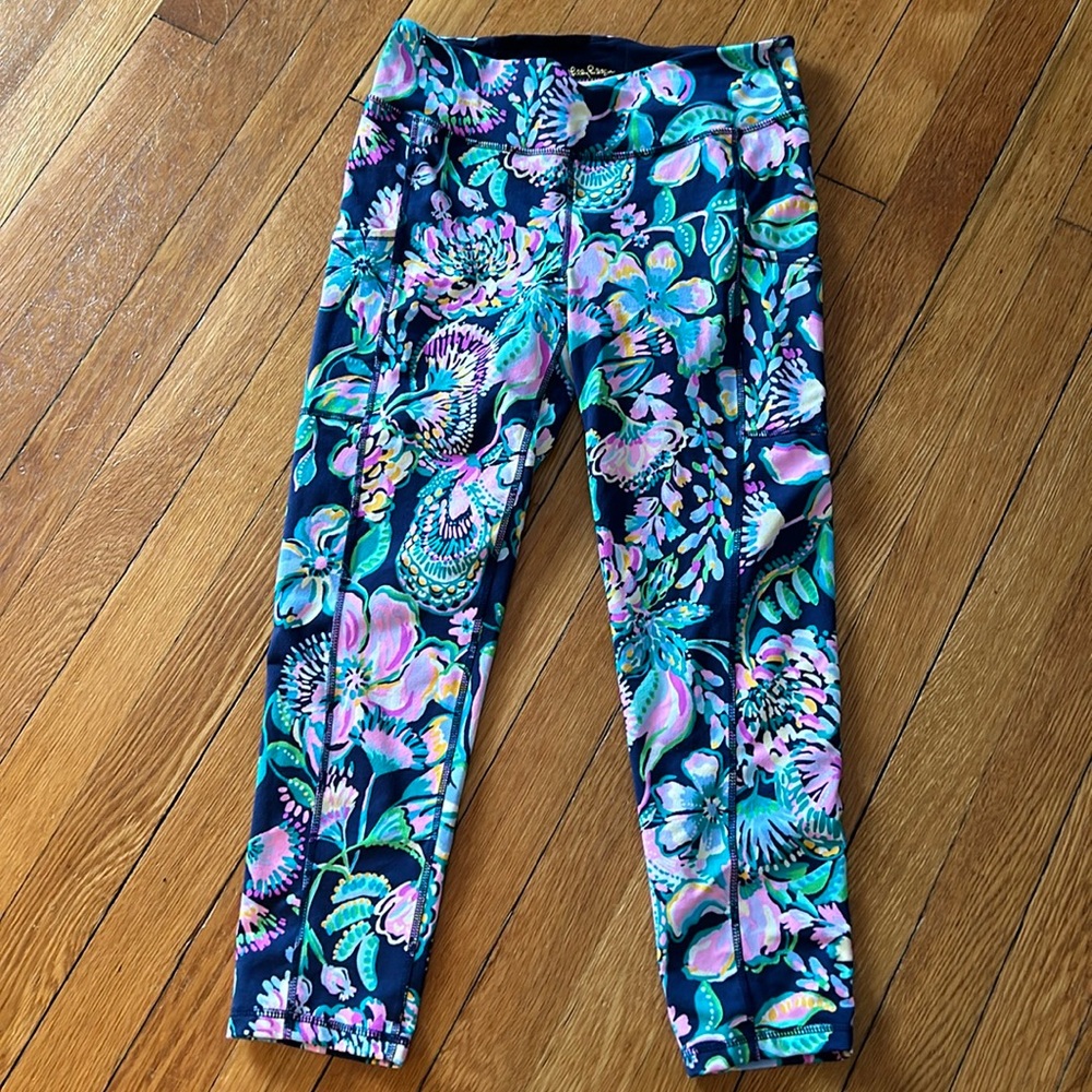 Lilly Pulitzer workout pants. Excellent condition